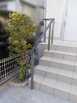 スタイリッシュな大型カーポートの取付工事